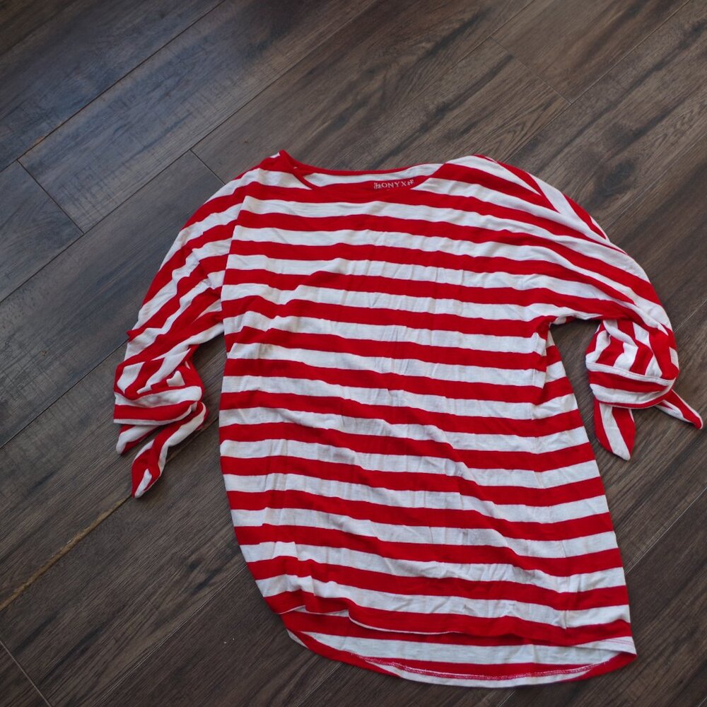 High EndRed & White Onyx Boat Style Stripped T-Shirt